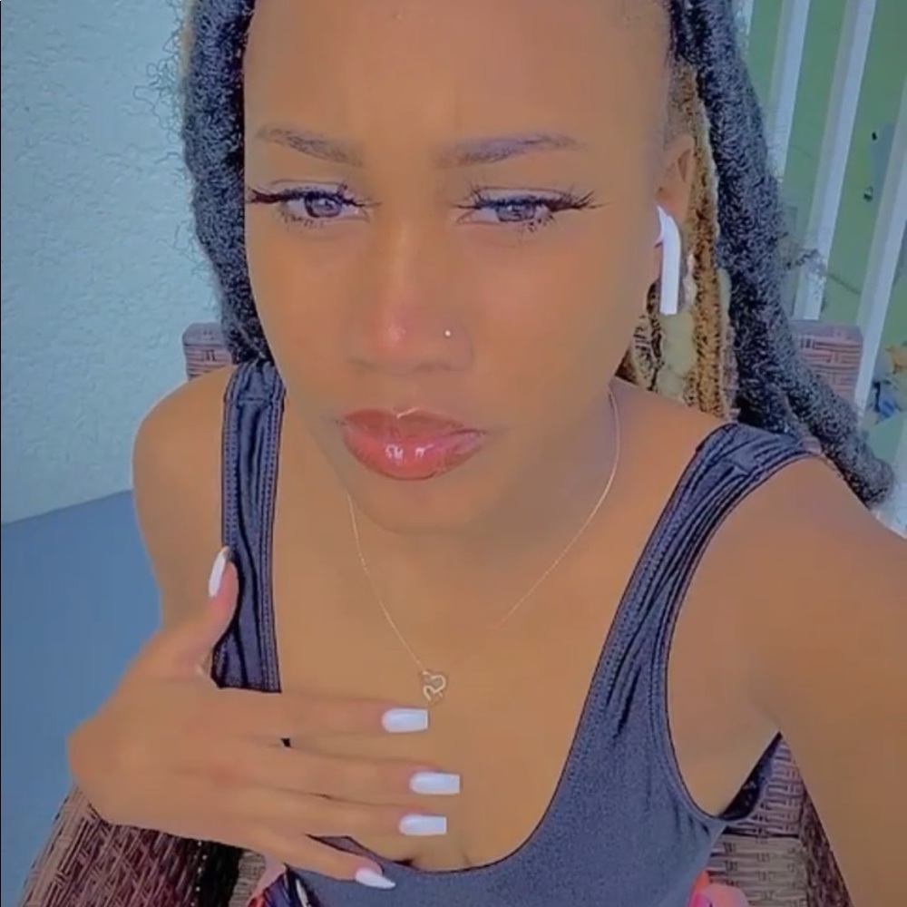 Meet your Posher, Janiah